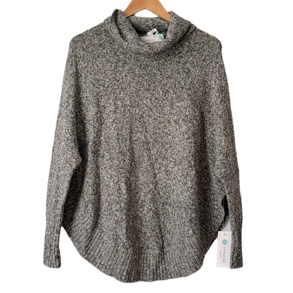 Stitchfix Poncho Sweater NWT Leo & Nicole Womens XS Grey Soft Cozy Knit Pullover - Picture 3 of 15